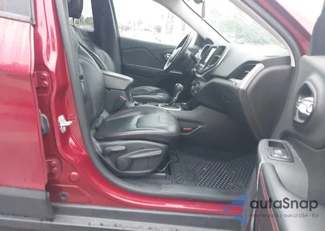 2015 Jeep Cherokee Trailhawk z USA, uszkodzony, nr VIN 1C4PJMBSXFW667469